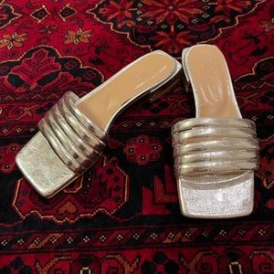NWT metallic silver sandals